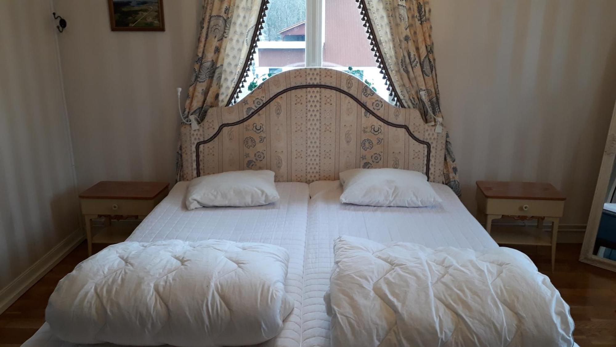 Älgbergets Bed&Breakfast Ucklum Zimmer foto