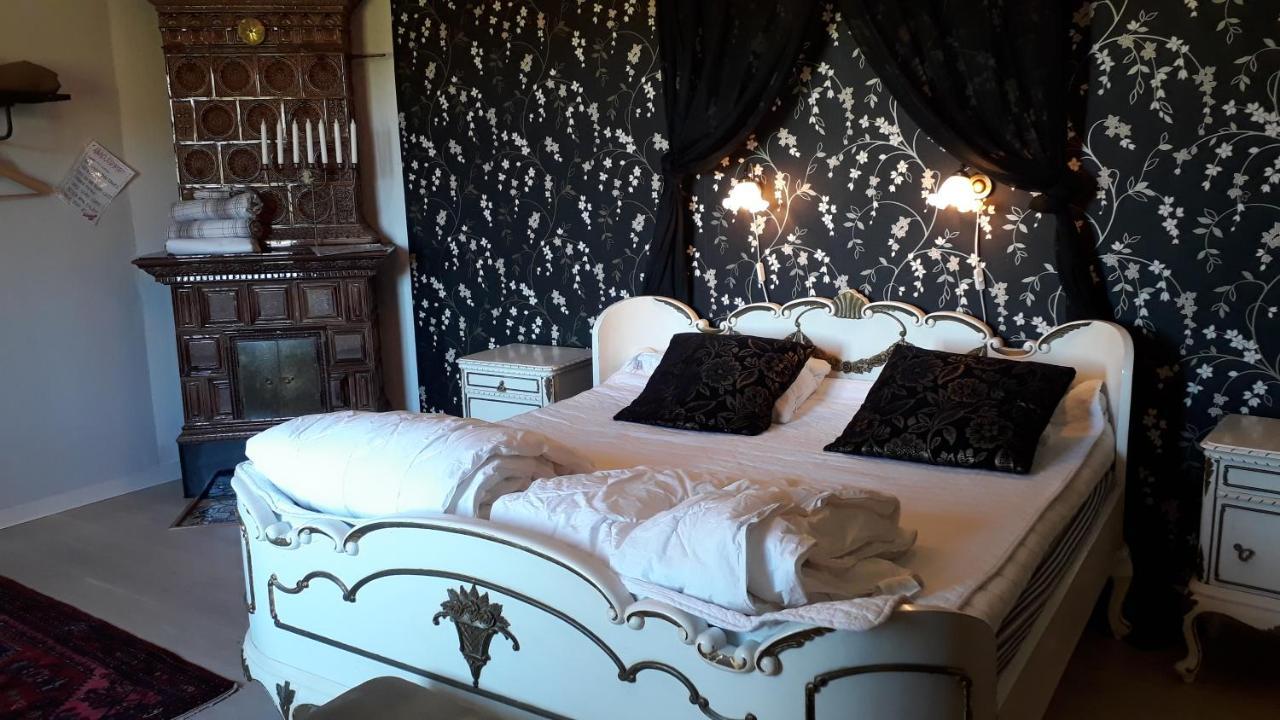 Älgbergets Bed&Breakfast Ucklum Exterior foto